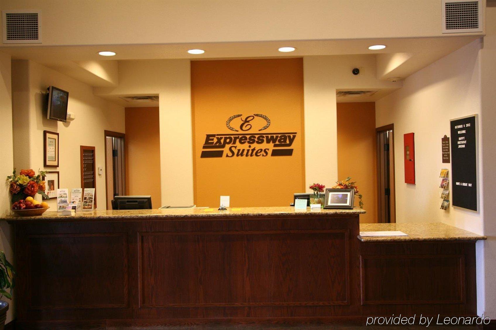 Expressway Suites Фарґо Інтер'єр фото
