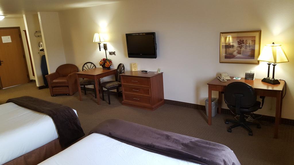 Expressway Suites Фарґо Екстер'єр фото