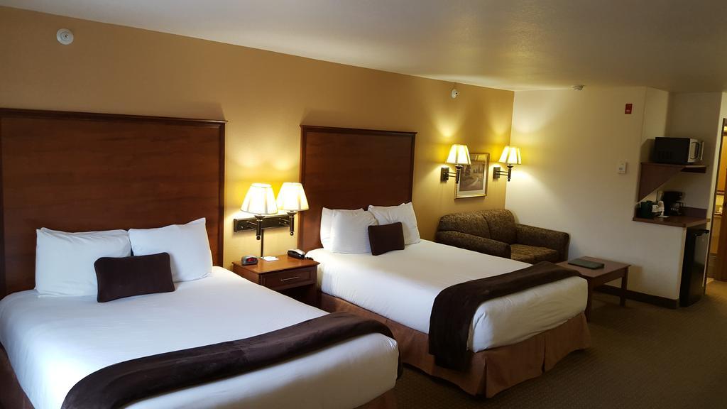 Expressway Suites Фарґо Екстер'єр фото